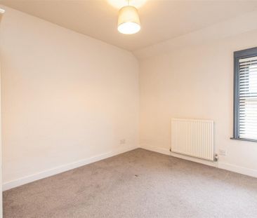 2 bed House - Mid Terrace To Let - Photo 4