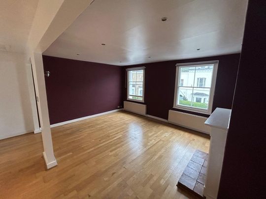 2 Bed Semi-Detached House, Disraeli Road, SW15 - Photo 1