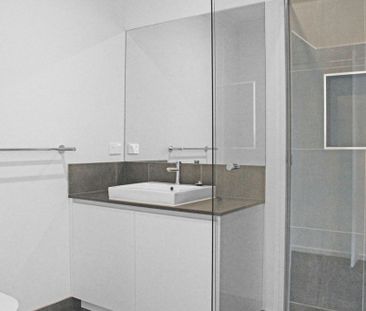 ELEGANT NEW HOME - Photo 4