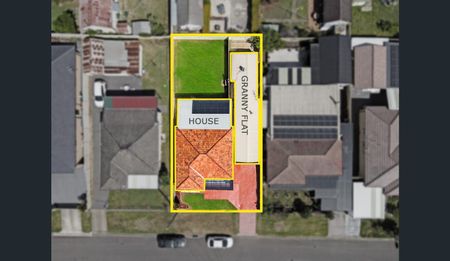 Spacious 3-Bedroom Home in a Prime Merrylands Location - Photo 2