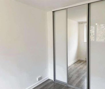 Alexandra Road, Hounslow, TW3 - Photo 2