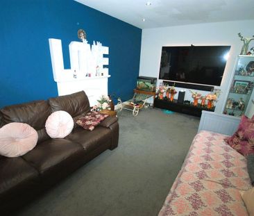 4 bedroom detached house to rent - Photo 4