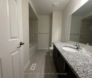 For Lease - 91 Air Dancer Crescent, Oshawa, Ontario - Photo 6