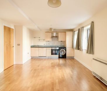2 Bed Flat - Photo 4