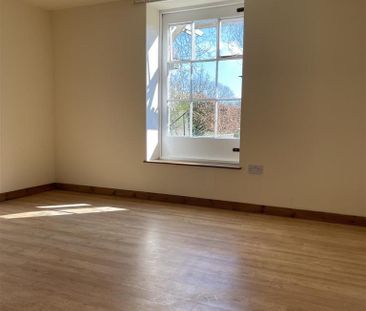 2 bedroom semi-detached house to rent - Photo 3