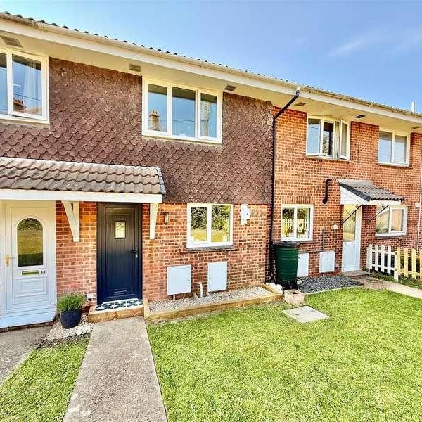 Totland Bay, Isle Of Wight, PO39 - Photo 1