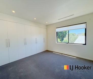 UNIQUE PENTHOUSE STYLE ONE BEDROOM APARTMENT. STORAGE. BASEMENT PAR... - Photo 6