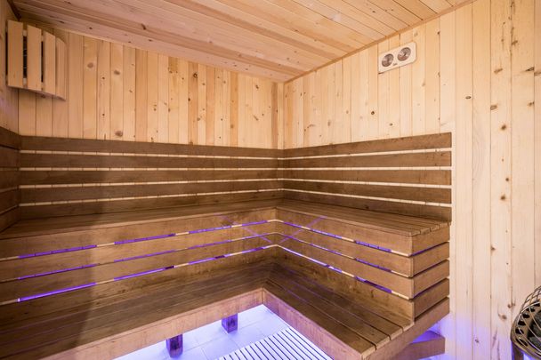 1975 Maisonneuve Blvd West1 - Photo 1