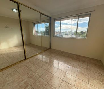 Available 2 December - Photo 4