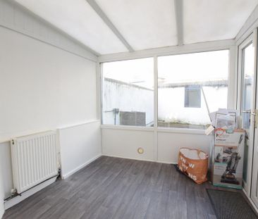 2 bedroom end of terrace house to rent - Photo 4