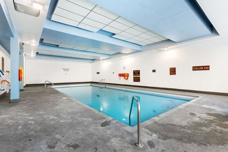 Bromley Square - Photo 4