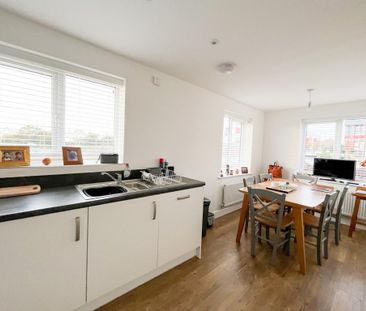 3 bedroom semi-detached house to rent - Photo 6