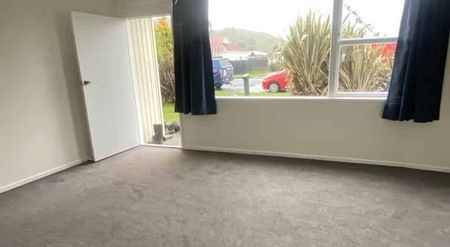 Spacious 2-Bedroom Flat - Photo 5