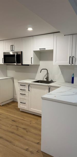 74 Boulevard Saint-Raymond (Hull) Magnifique 3 1/2 Fraichement Rénove - Photo 1