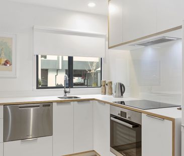 FURNISHED 2 Bedroom Apartment in the City - Photo 5