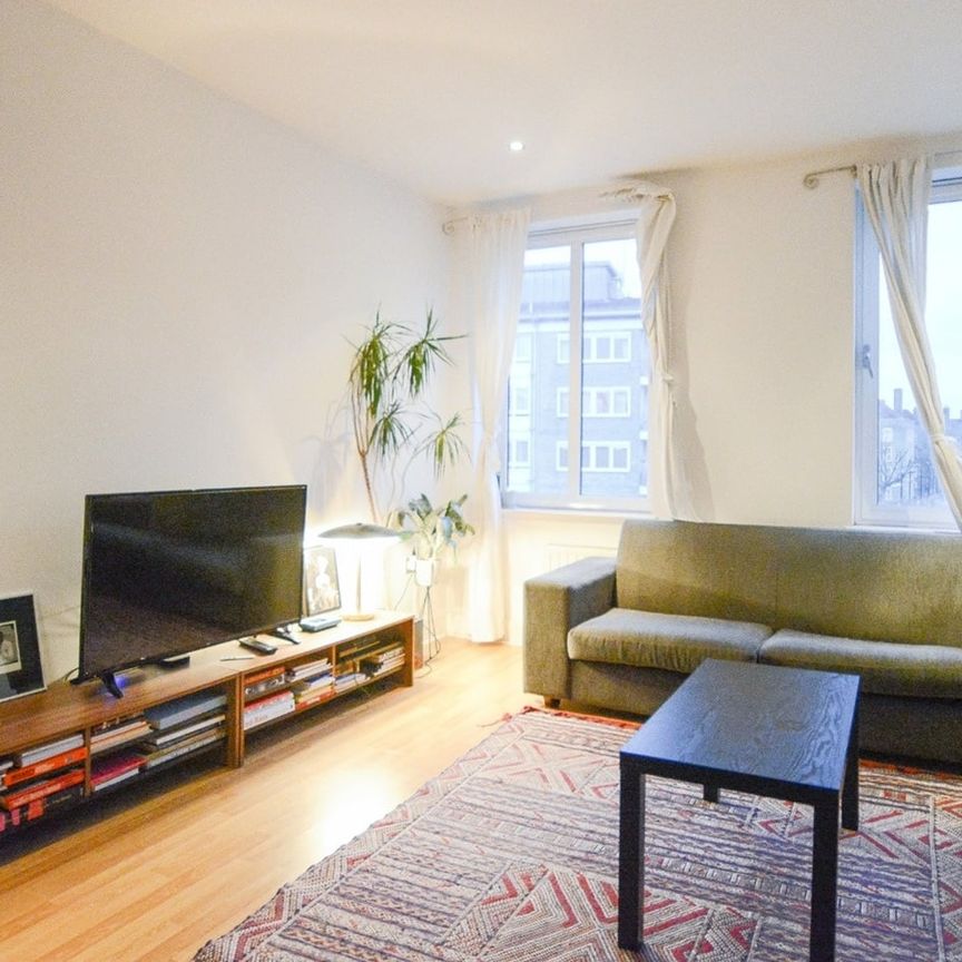 2 Bed Flat, Market Court, N1 - Photo 1
