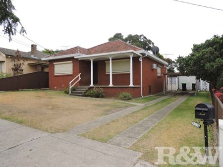 Neat and tidy large three-bedroom family home - Photo 2