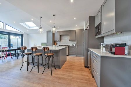 4 bedroom terraced house to rent - Photo 5