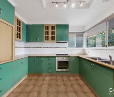 Spacious Family Living on a Generous Block - Photo 6