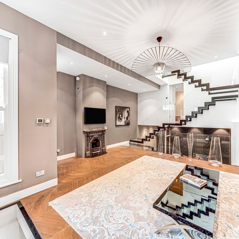 Princes Mews, Bayswater, London, W2 - Photo 1