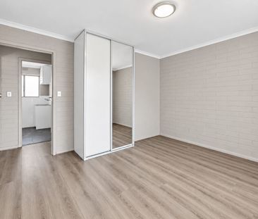 Easy Living in the Heart of Semaphore - Photo 4