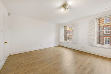 2 bedroom maisonette in London - Photo 3