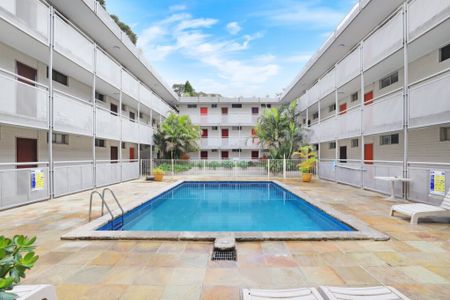 ULTRA CONVENIENT STUDIO WITH PARKING - Photo 3