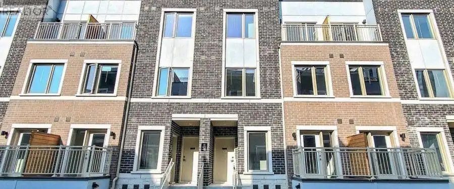 TH177 - 151 HONEYCRISP CRESCENT — 2 Bedroom - Photo 1