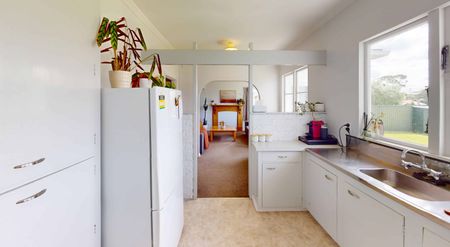 Tawhero - 3 Bedrooms - Photo 4