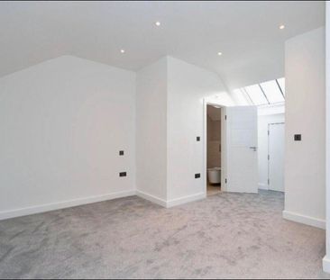 4 bed terraced house to rent in Chapel Croft, Kings Langley, WD4 - Photo 3