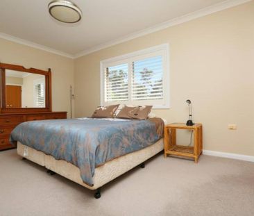 ATTRACTIVE MUCH LOVED HOME - Photo 4