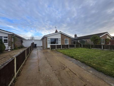 2 bedroom detached bungalow to rent - Photo 3