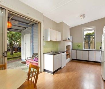 Charming Family Home - Photo 1