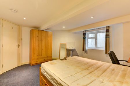 9 bedroom house to rent - Photo 2