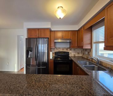 For Lease - 2266 Baronwood Drive, Oakville, Ontario - Photo 3