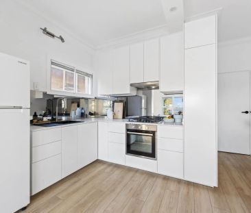 Coastal Hampton-Inspired 1-Bedroom Retreat in Balgowlah - Photo 2