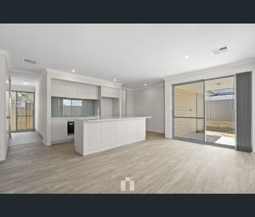 4 Pepperbush Crescent, Piara Waters, WA 6112 - Photo 5