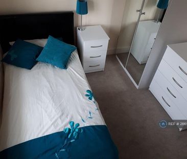1 bedroom in a house share to rent - Photo 5