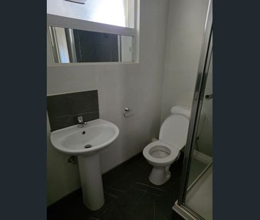 Don’t Judge a Book by Its Cover! - Photo 4