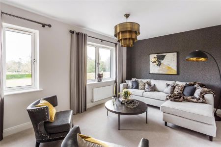 Green View, Woking, Surrey, GU22 - Photo 2