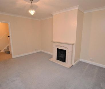 3 bedroom end of terrace house to rent - Photo 1