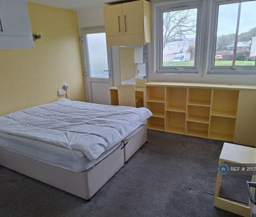 4 bedroom maisonette to rent - Photo 1