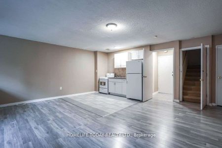 For Lease - 4060 Lawrence Avenue Unit# 204, Toronto, Ontario - Photo 2