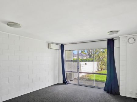 NEW LYNN - 2 Bedroom - Photo 4