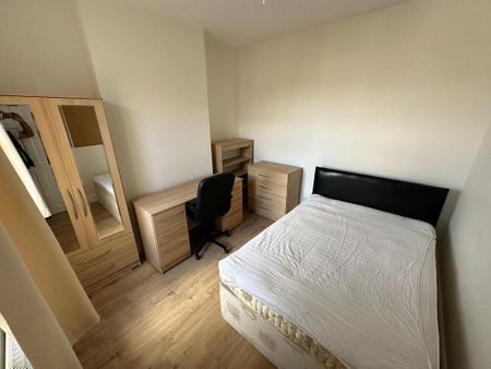 3 bedroom terraced house to rent - Photo 4