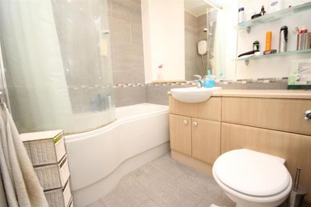 1 bedroom flat to rent - Photo 4