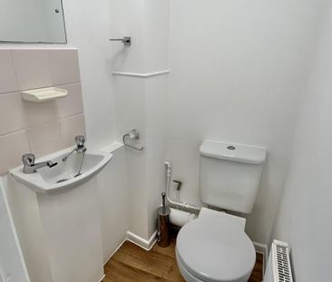 2 bedroom cottage to rent - Photo 1