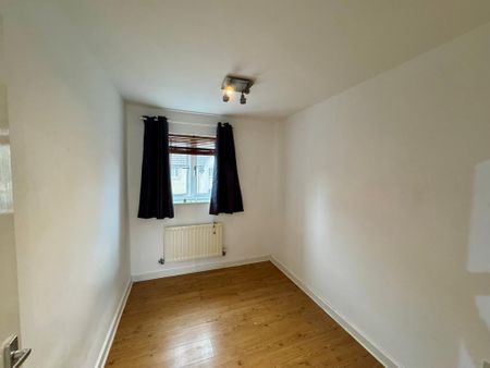 2 bedroom coach house to rent - Photo 2