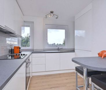 Cozy and Bright Flat in Culvert Road - Photo 2