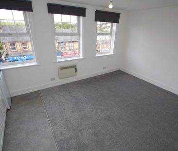 Studio Flat – Surbiton (Hook Road, KT6) - Photo 4